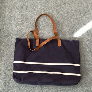 Navy tote bag